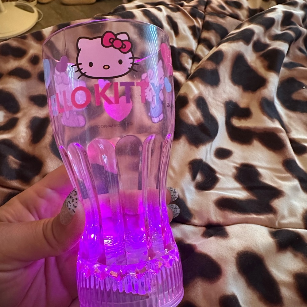 Hello kitty cup - Picture 2 of 5